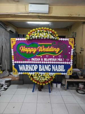 Papan Bunga di Kalensari Compreng